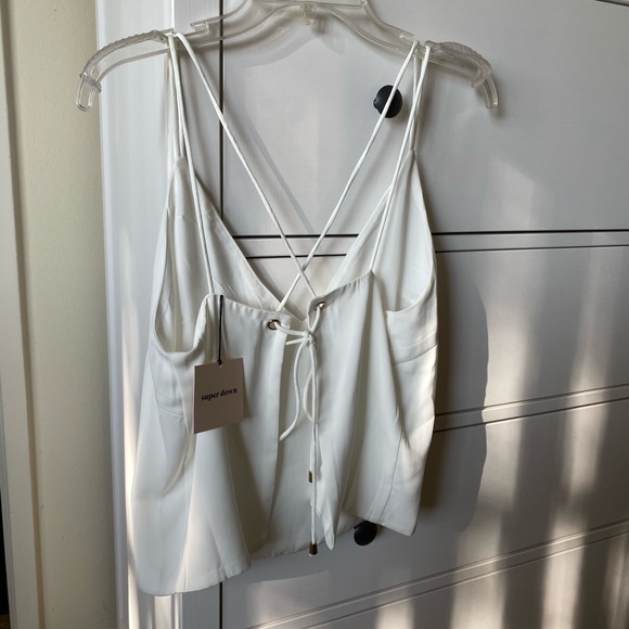 Superdown Sandy Backless top - Picture 4 of 4